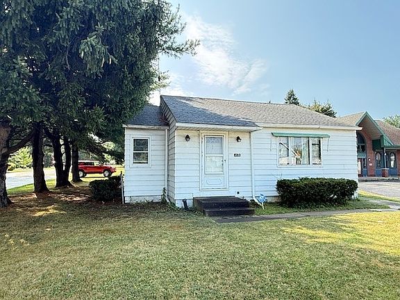 2nd image of 1021 E 38th St