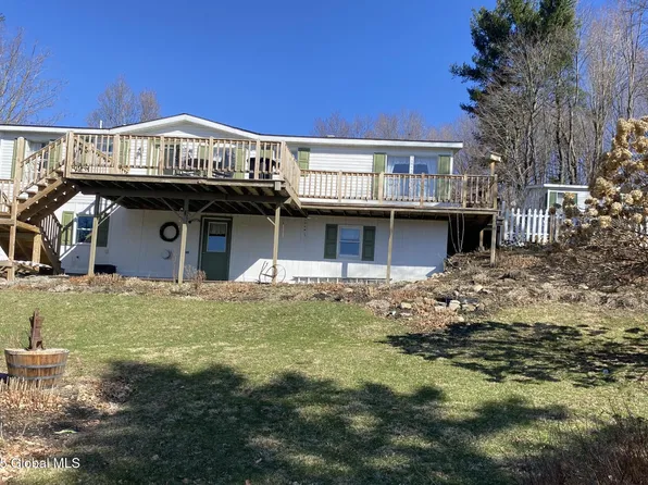 6 Oneil Way, Hoosick Falls, NY 12090