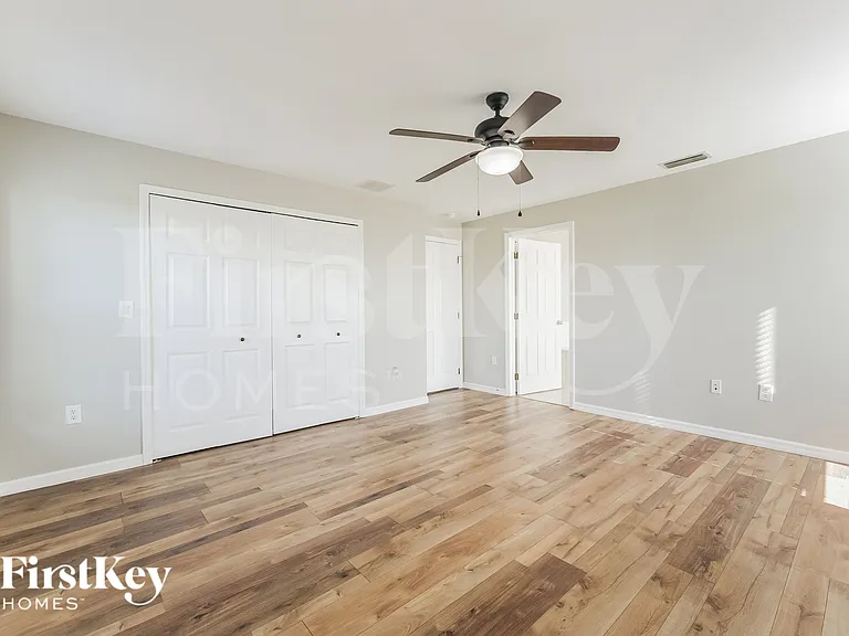 2519 NW 7th St — Photo 11