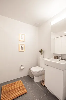Bathroom, photo 1