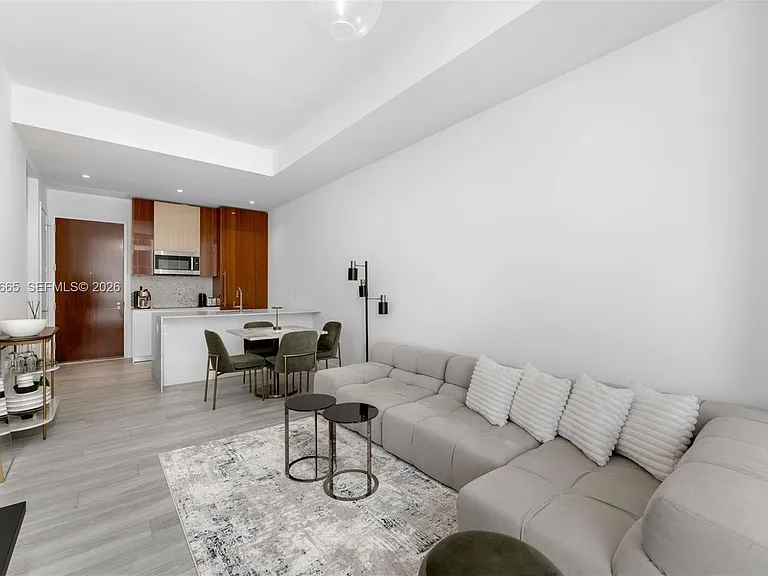 2655 S Bayshore Dr #908 — Photo 2