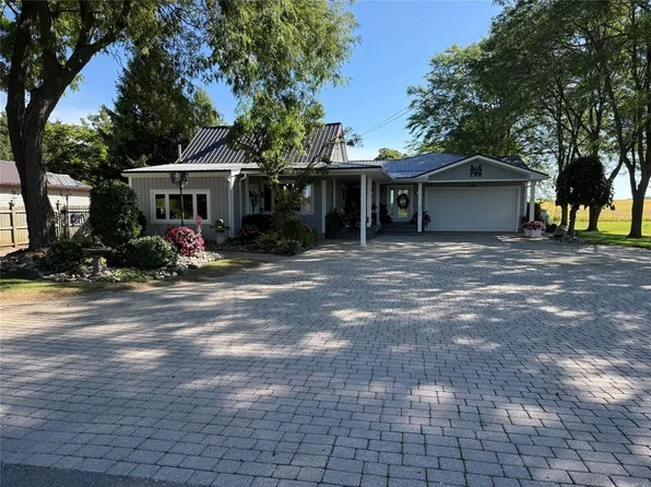 7304 Richmond St, Lambton Shores, ON N0M 1B0