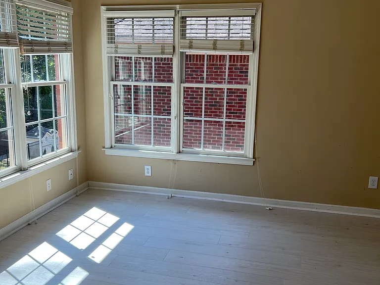 440 Wembley Cir — Photo 21