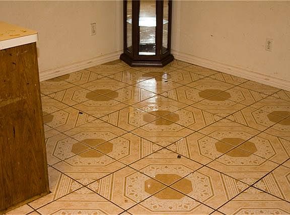 4th image of 2036 Sandy Knoll Dr