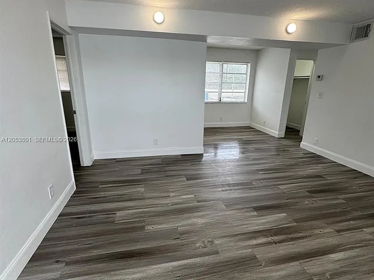 2435 Van Buren St #2B — Photo 4