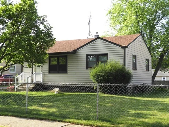 1708 Ballentine St, Waukegan, IL 60087