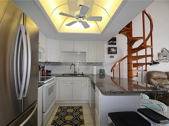 4th image of 4410 Warren Ave APT 312