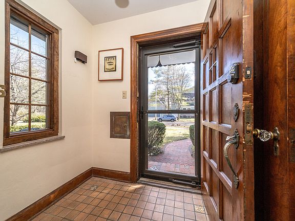 5th image of 1138 Lincoln Ave