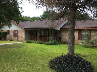 841 Sunnyvale Pl, Uvalde, TX 78801