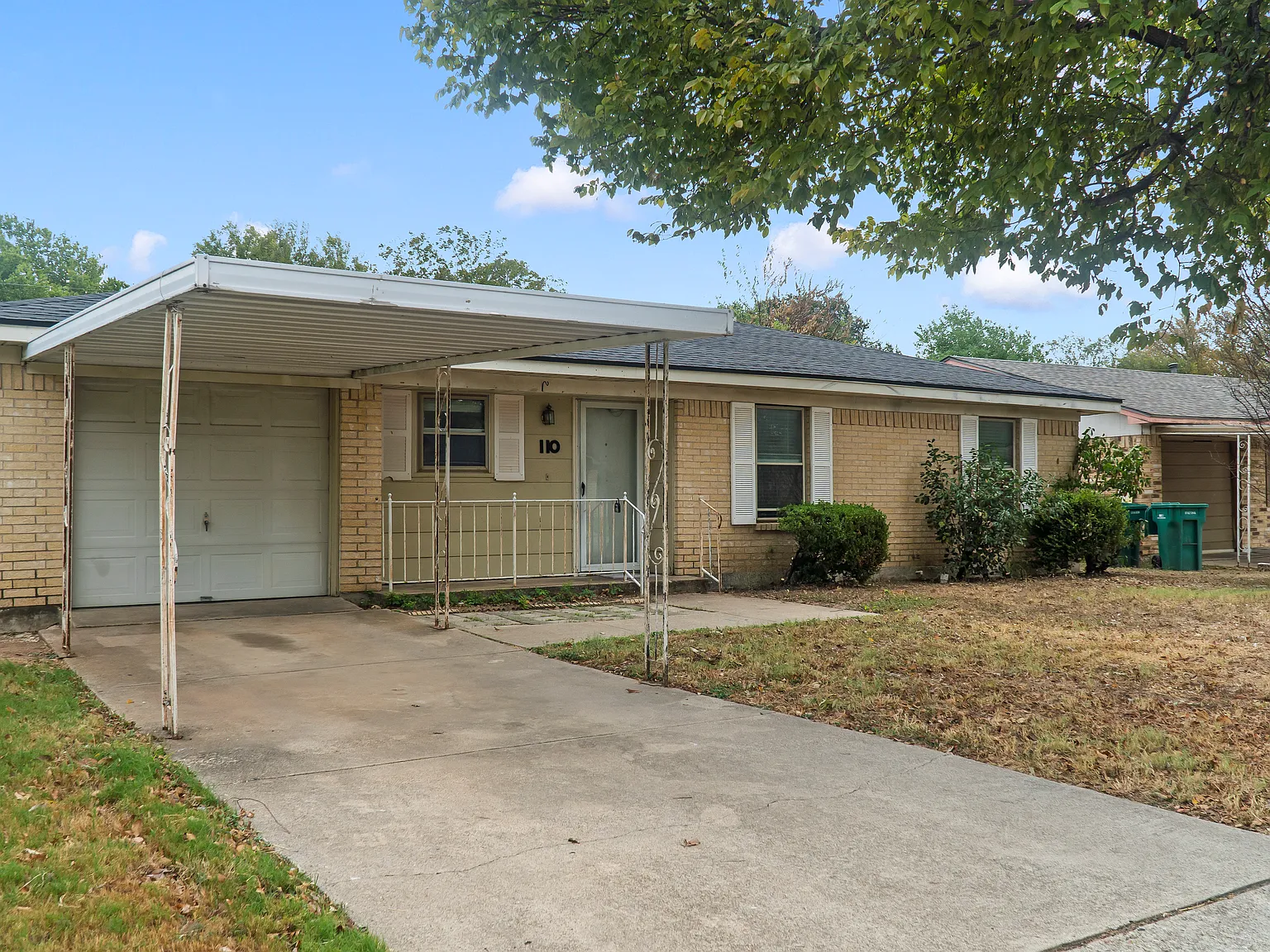 3 bed, 984 sqft, $1,550 — Photo 2