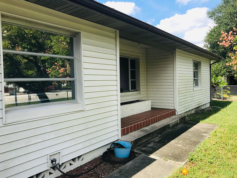 1st image of 1426 N Amelia Ave