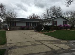 2524 Portsmouth Cir, Springfield, IL 62703