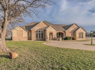 1501 Singleton Ct, Fort Worth, TX 76115