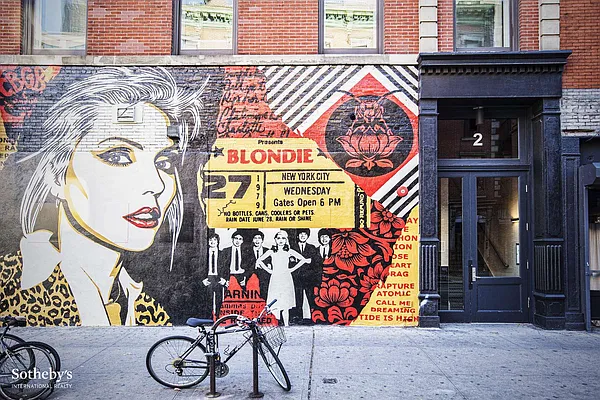 Sold by Sotheby's International Realty | media 9