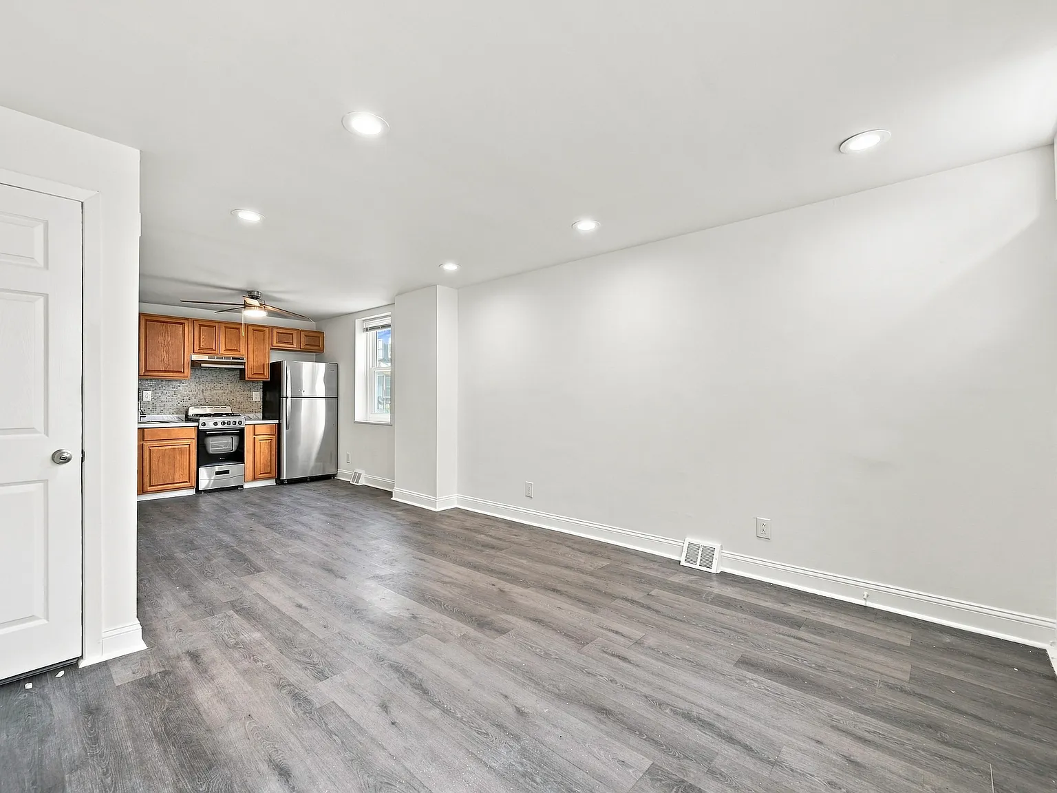 2 bed, 784 sqft, $1,650 — Photo 4