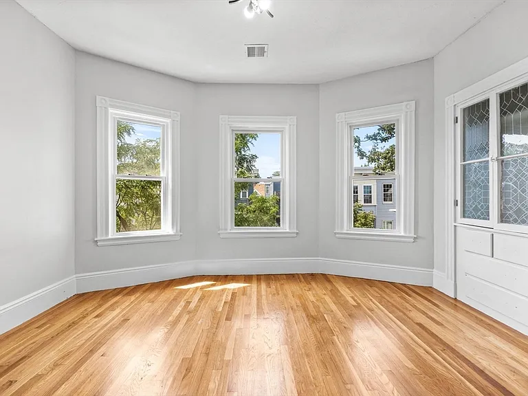 67 Romsey St #2 — Photo 4