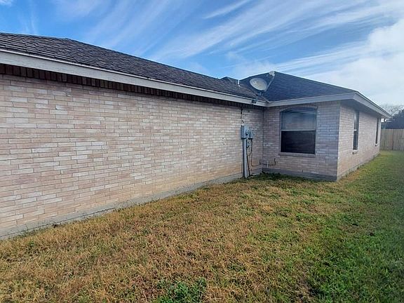 5th image of 613 Valle Alto Dr