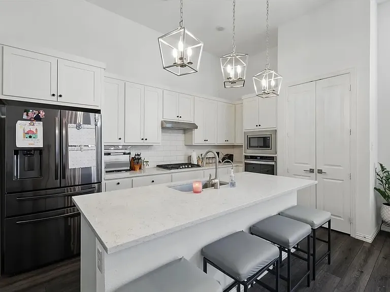 222 Woodson St — Photo 6