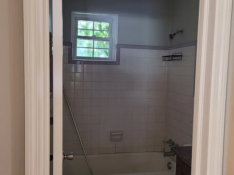 4345 Leslie St — Photo 6