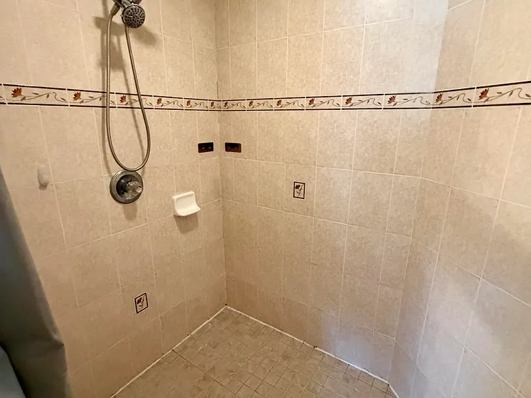 915 Twisting Branch Ct — Photo 14