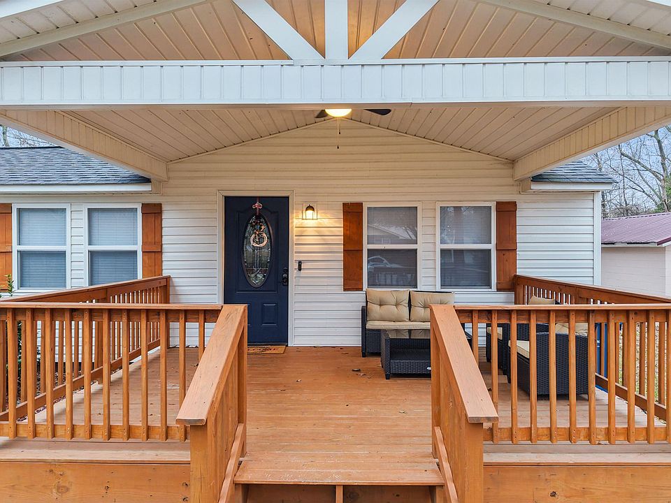 1st image of 900 Absher St
