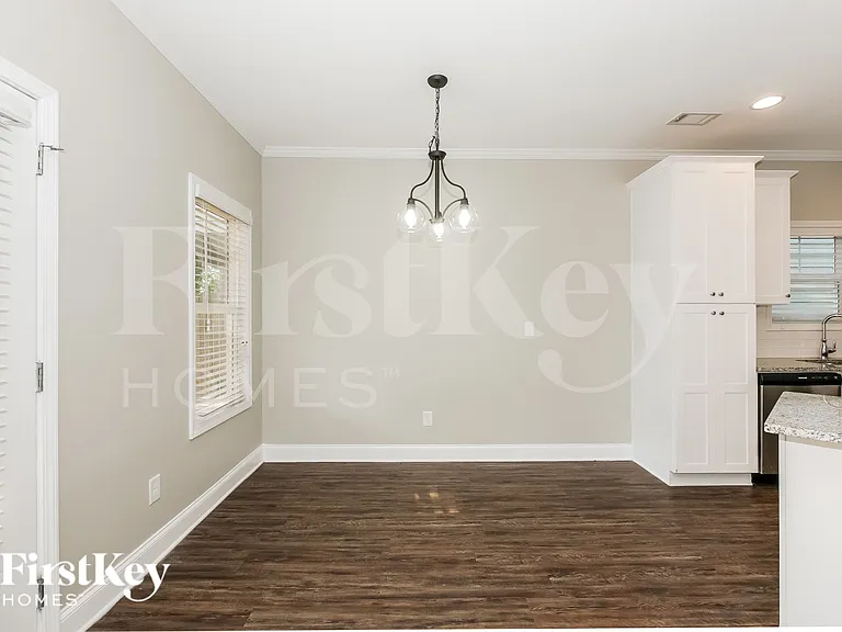 22F E Newnan Rd — Photo 6