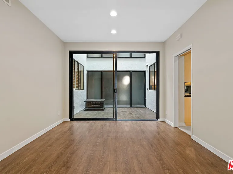 1830 Westholme Ave #101 — Photo 8