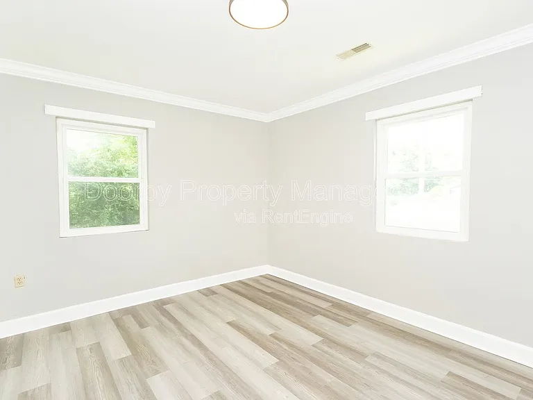 1301 N Orchard Knob Ave — Photo 11