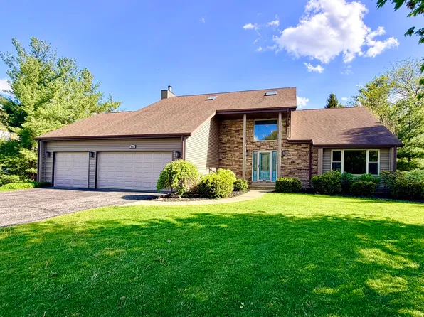 643 Lindgren Ln, Belvidere, IL 61008