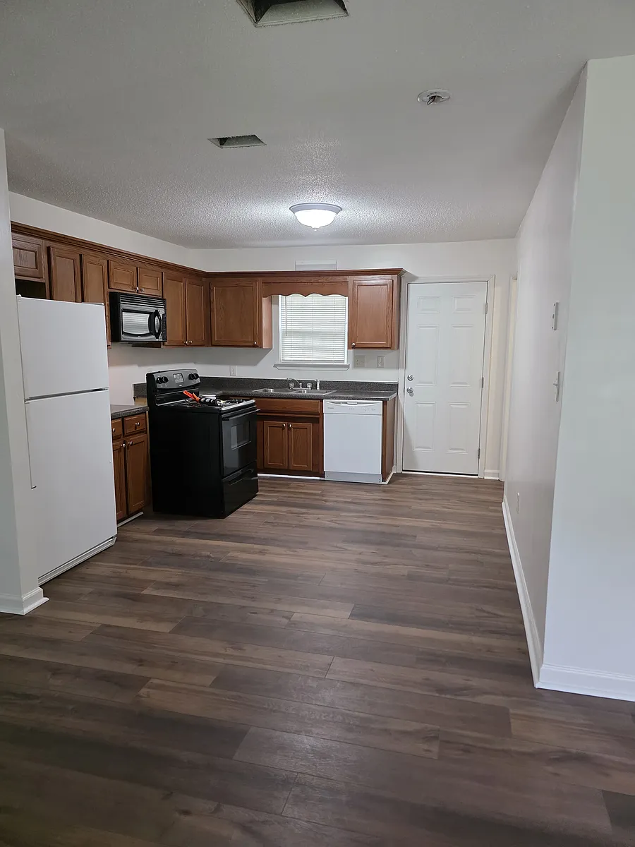 Building Photo - 121 Raiford #121