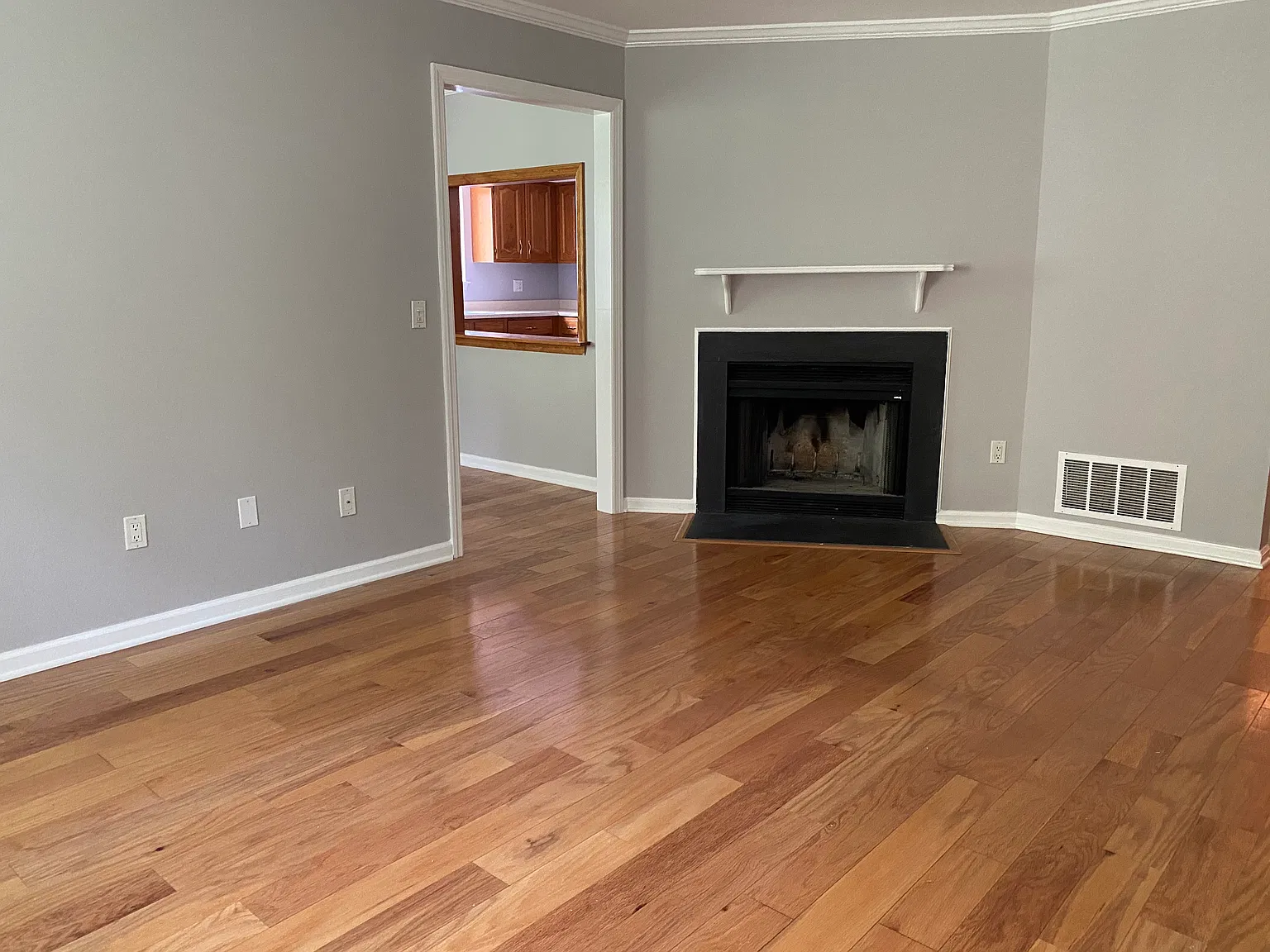 1 bed, 983 sqft, $2,500 — Photo 2