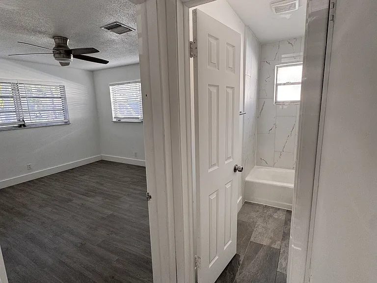 4140 SW 24th Ct #1 — Photo 11
