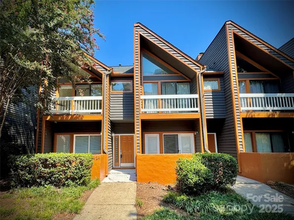 424 W 8th St, Charlotte, NC 28202