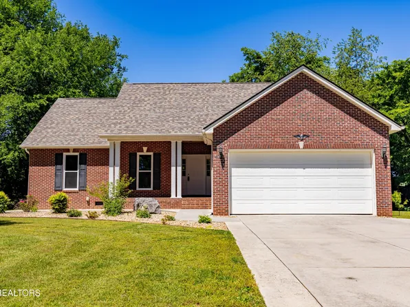1303 Apache Ct, Maryville, TN 37801