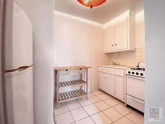 Rented by LoHo Realty | media 15