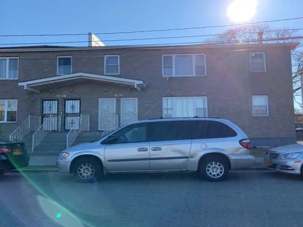 1331 Brunswick Ave, Far Rockaway, NY 11691