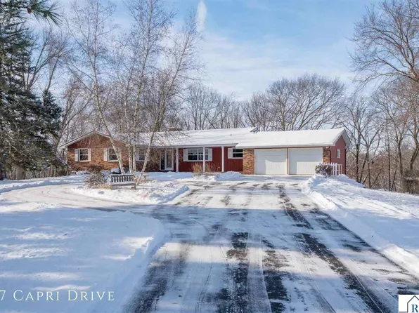 27 Capri Dr, Mankato, MN 56001