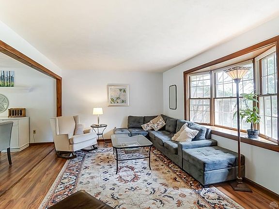 3rd image of 617 Kings Cross Ct
