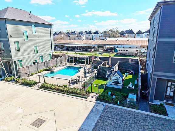 4th image of 1806 Colonel Forbins St