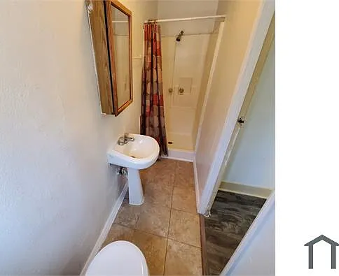 3 bed, 1200 sqft, $3,200 — Photo 2