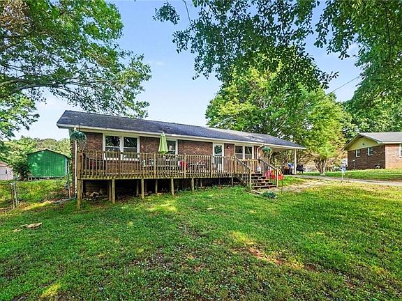 2nd image of 109 Laurie Ct
