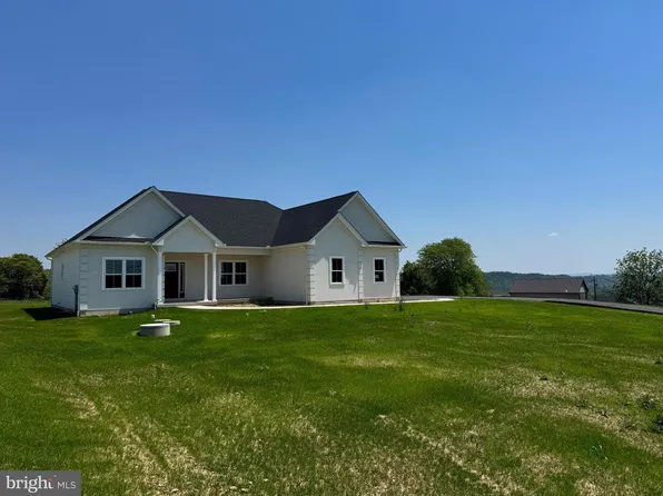 448 Long Ln, Walnutport, PA 18088