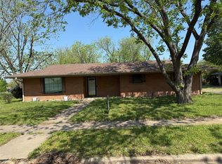 1412 Hillcrest St, Ennis, TX 75119