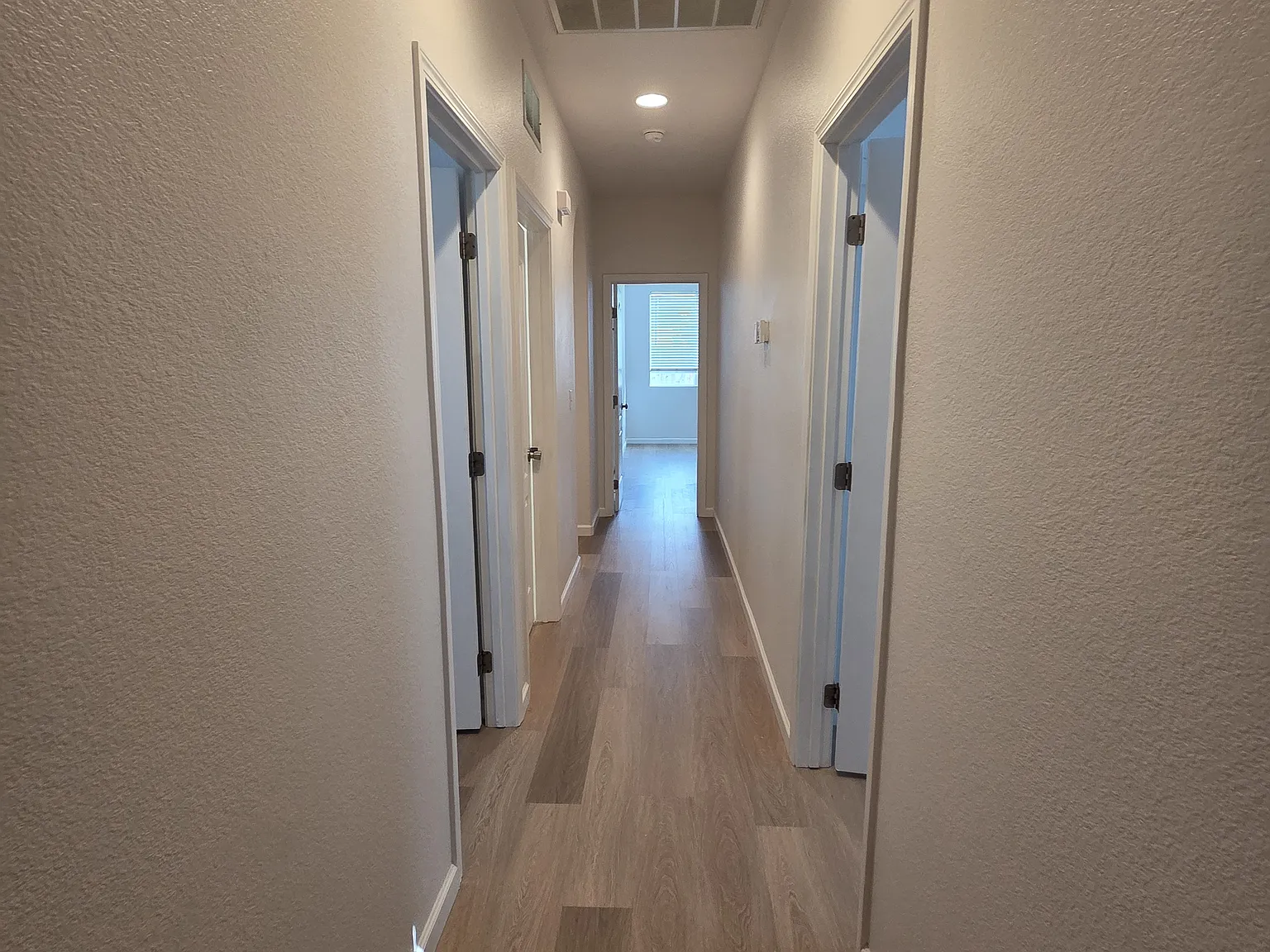 3 bed, 1551 sqft, $2,800 — Photo 4
