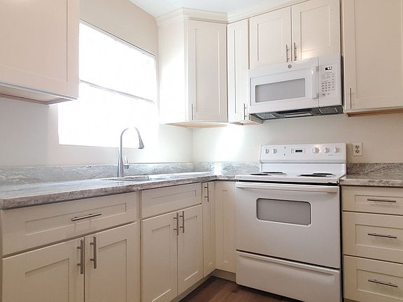 3rd image of 844 Maryann Dr APT 5