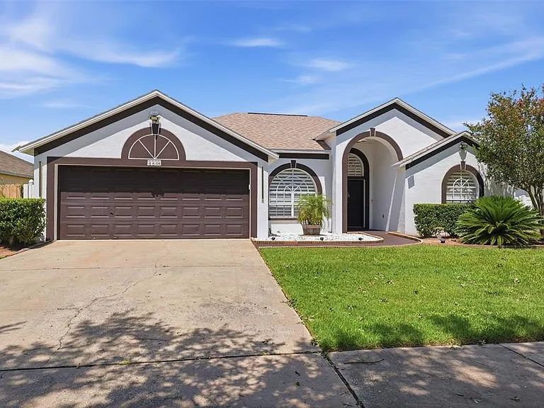 2210 Towering Oaks Cir — Photo 4