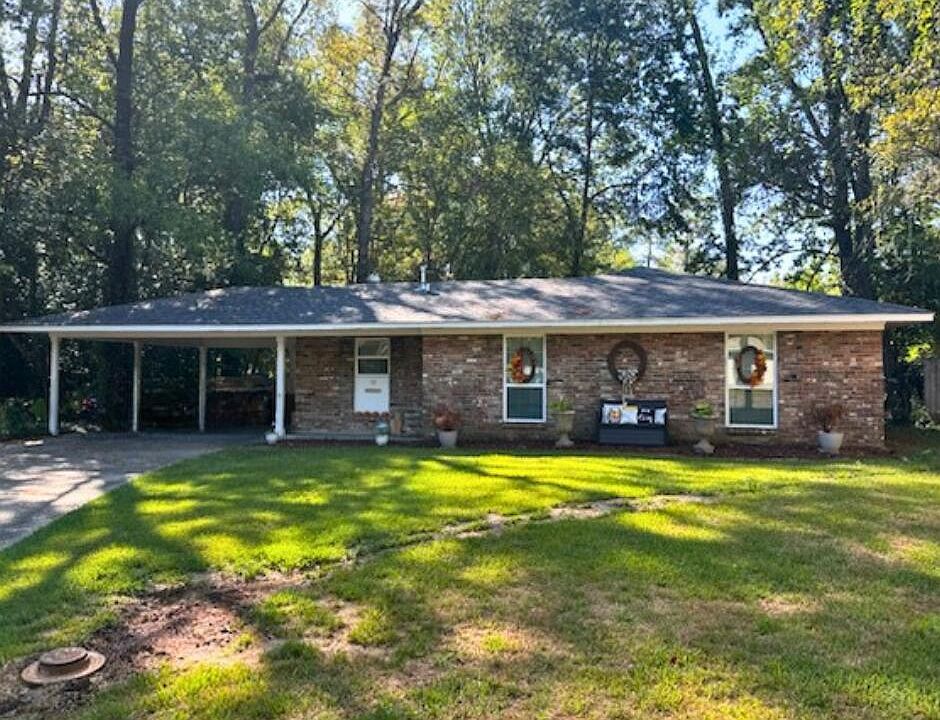 1st image of 111 Saratoga Cir