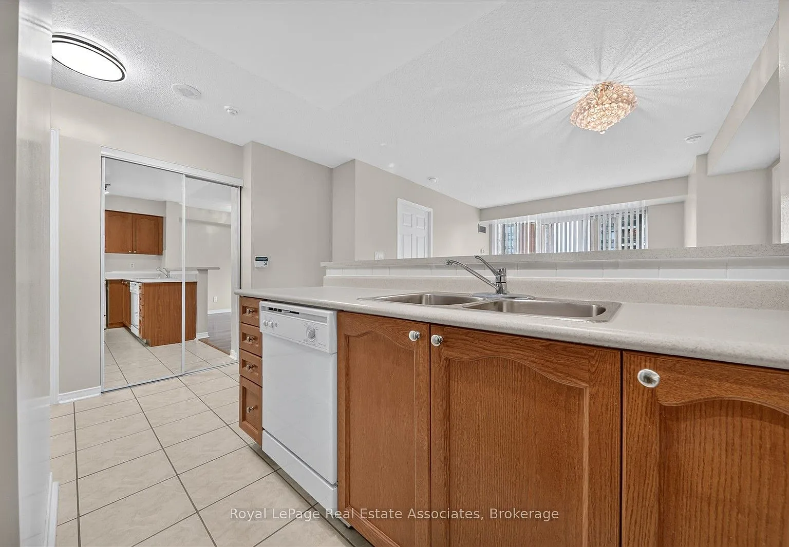 2 bed, $2,950 — Photo 3