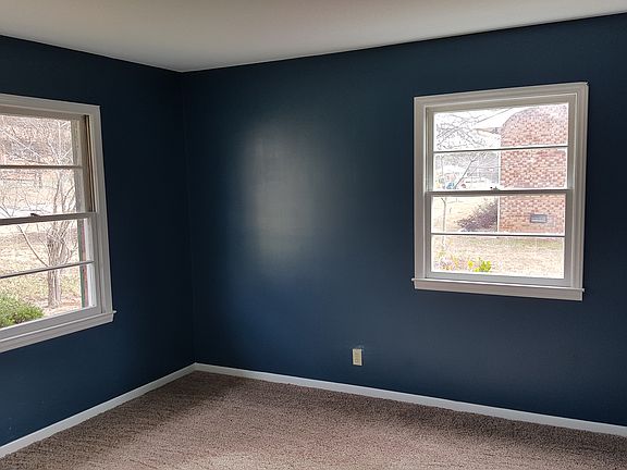 4th image of 209 Donna Ave