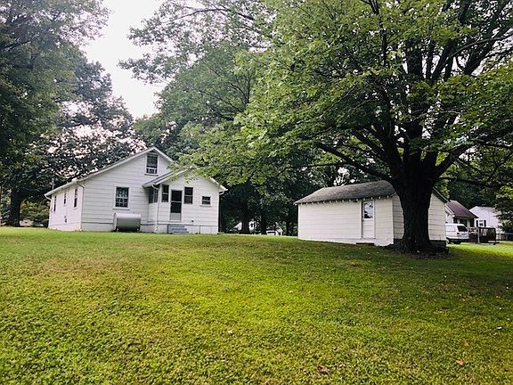 3rd image of 200 Parkway Dr